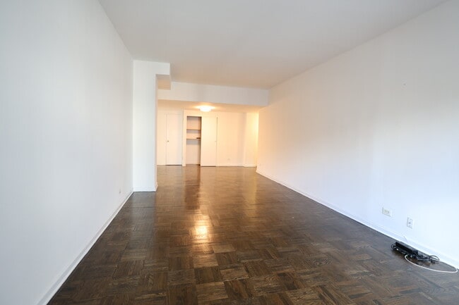 Interior Photo - Lexington Towers