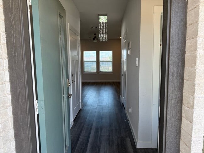 Building Photo - 1218 Amistad Lp