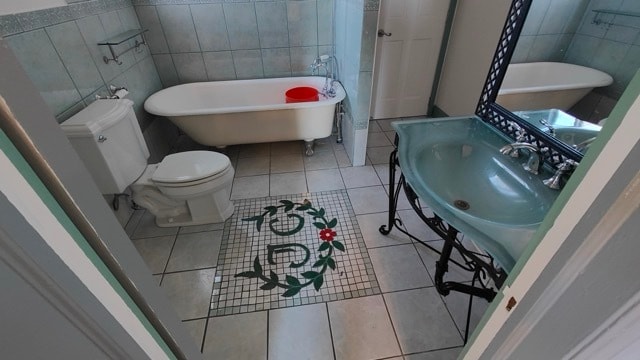 bathroom - 3334 Elmwood Ave