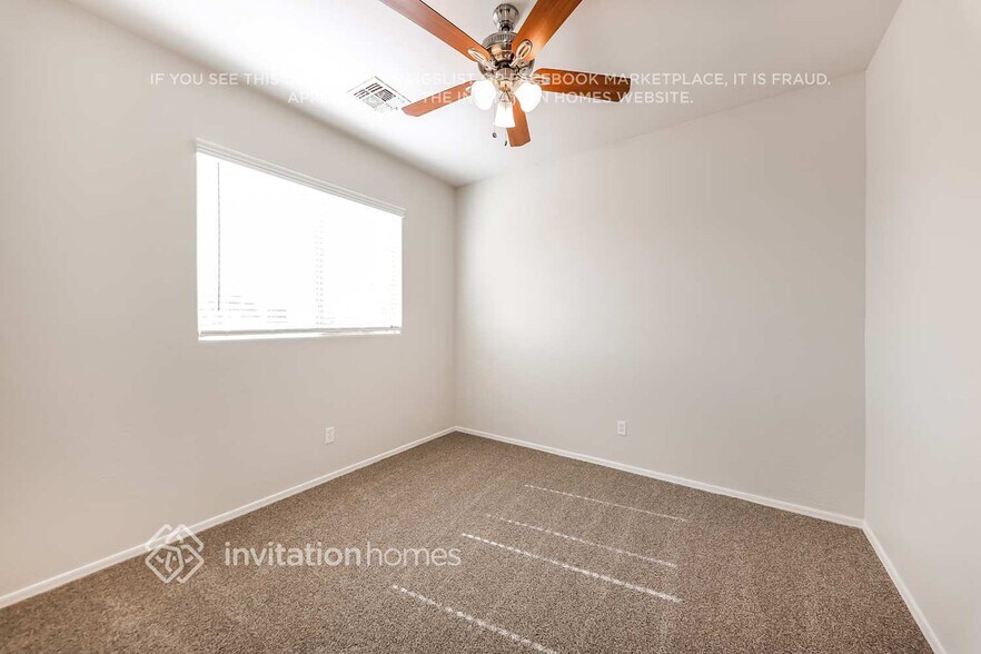 Building Photo - 11759 W Apache St