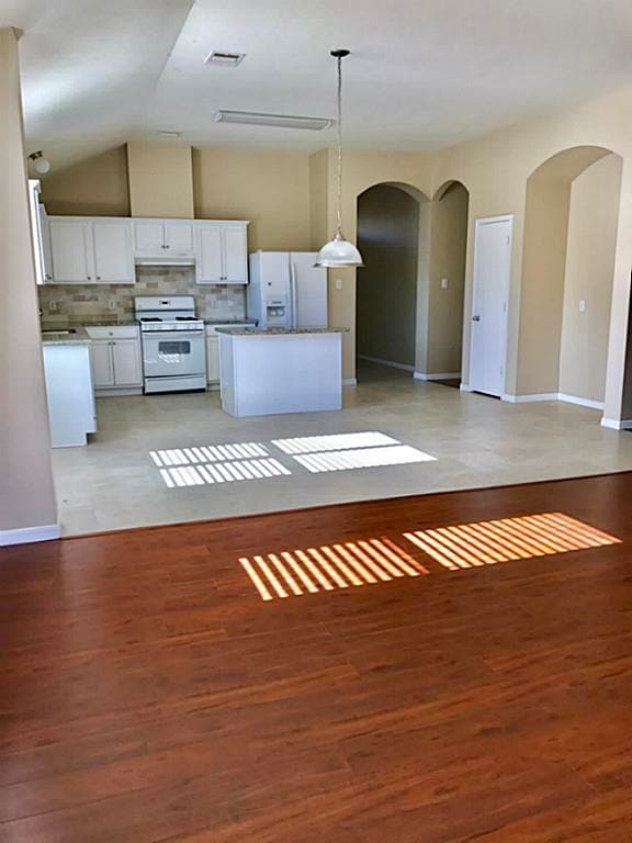Building Photo - 30318 Emerson Creek Dr