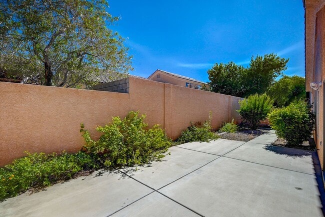 Building Photo - 121 Chatara Way