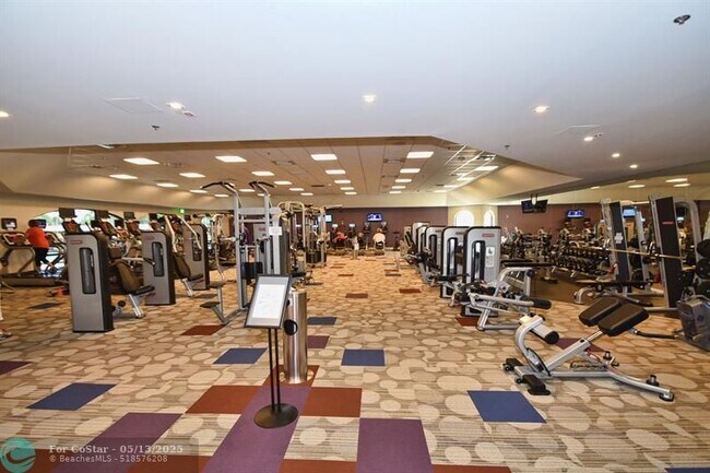Building Photo - 6715 Via Regina