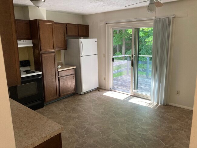 Building Photo - 1510 Burcham Dr