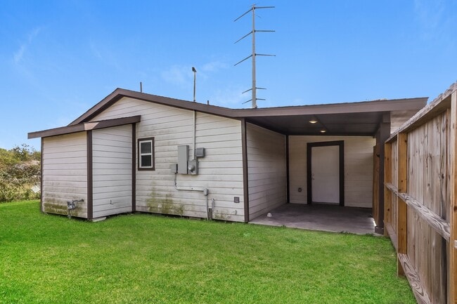 Building Photo - 11215 Munn St