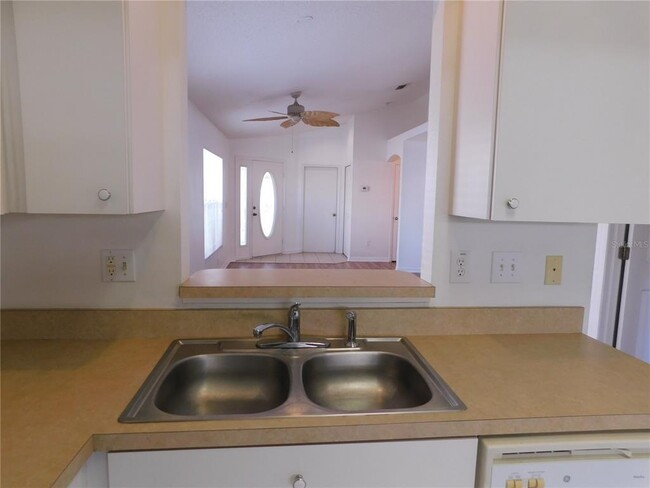 Building Photo - 6047 White Sails Dr