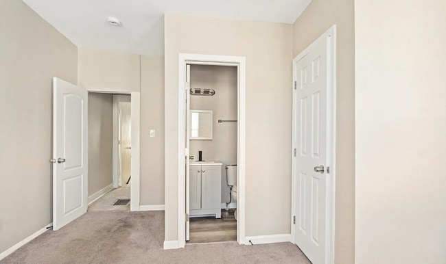 Building Photo - 163 N Wolfe St