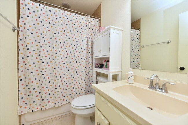 Building Photo - 13117 Stoneleigh Terrace Dr