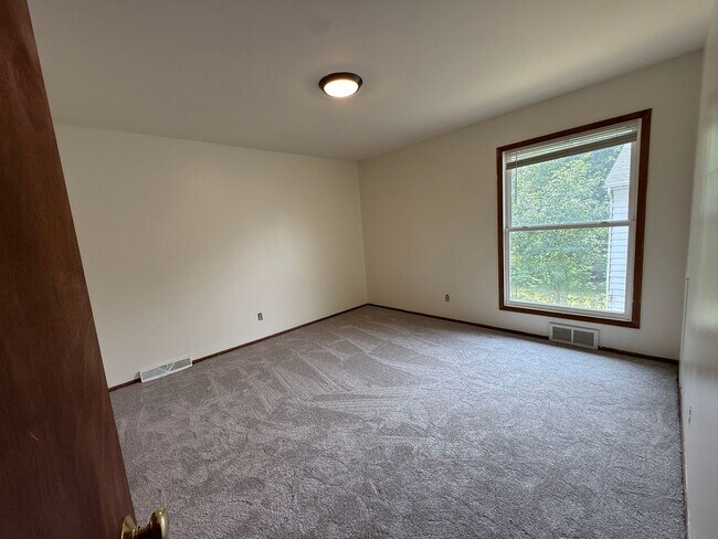 Building Photo - 3 Westbrook Cir