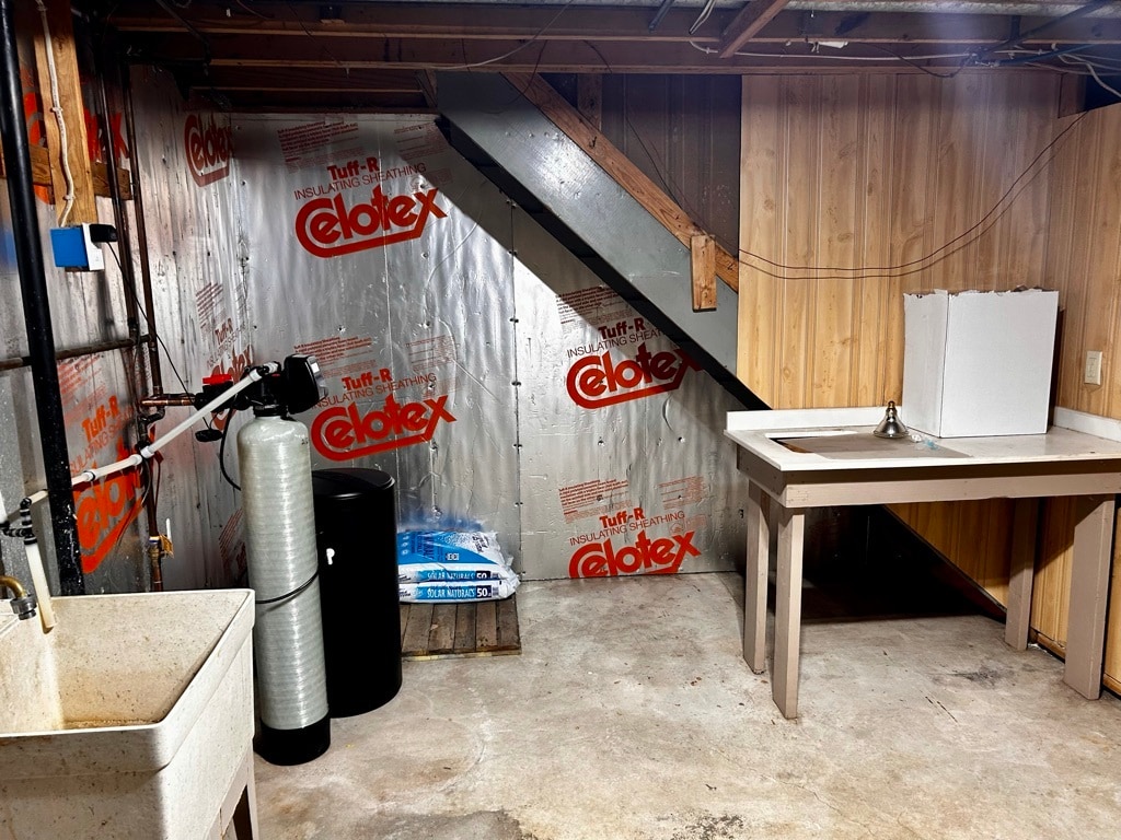 Mechanical Room & Laundry Sink - 694 Tilson St N