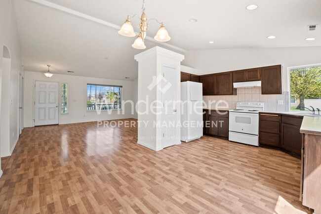 Building Photo - *Coming Soon* 3 Bedroom 2 Bath Home In North Spokane