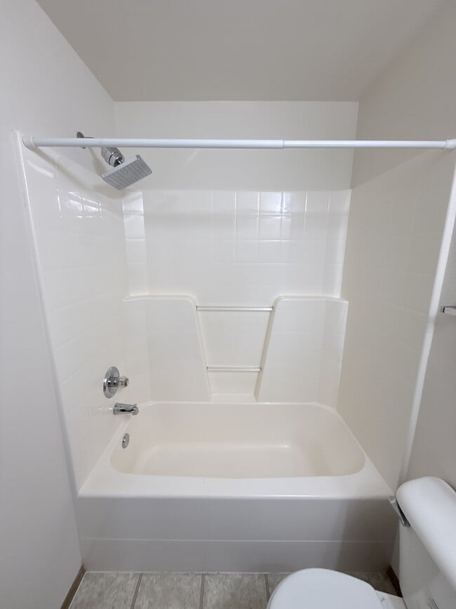 Building Photo - 414 91st Ave SE