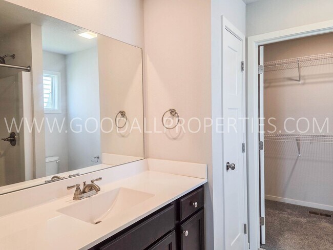 Building Photo - Beautiful Clive Home in Waukee Schools | Quartz Counters & 2-Car Garage