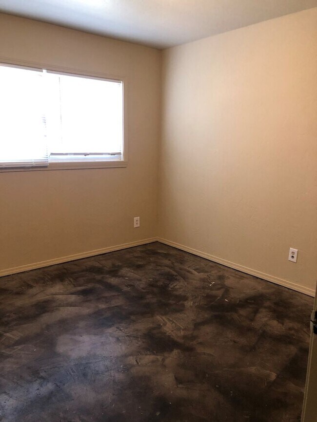 Building Photo - Charming 3Bedroom in Caprock District