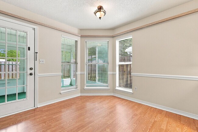 Building Photo - 148 Meadowbrook Ct
