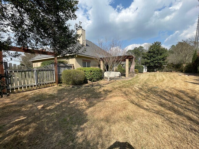 Building Photo - 154 Solamere Ln