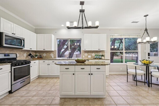 Building Photo - 10113 Cassandra Dr