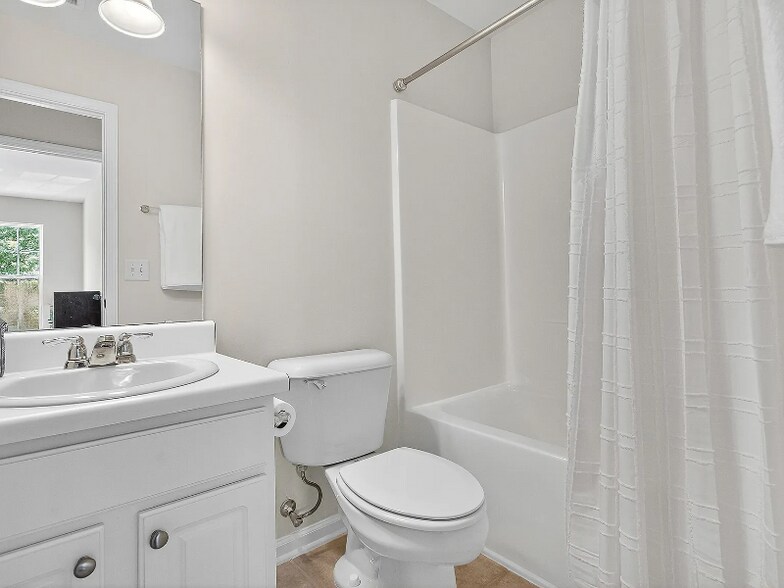 Building Photo - 7130 Racine Way