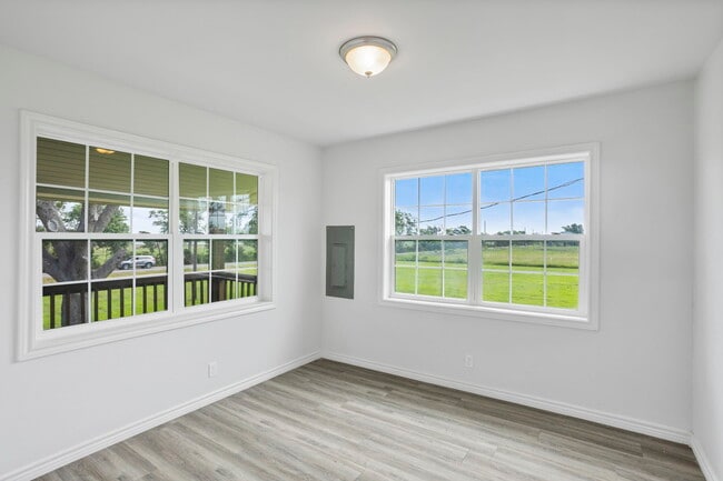 Building Photo - 241 Hebert Camp Rd