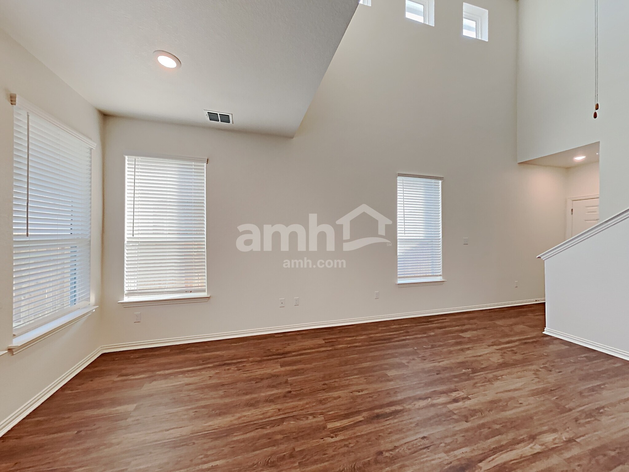 Building Photo - 2710 Lillybrook Ln