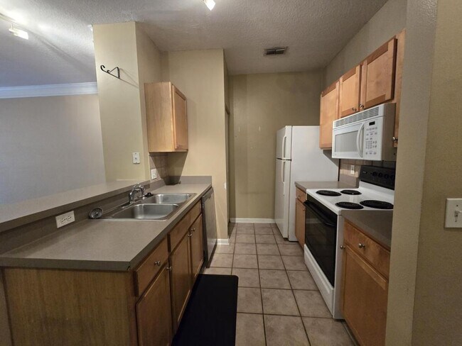 Building Photo - 4207 S Dale Mabry Hwy