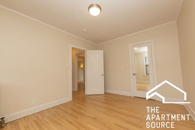 Building Photo - 209 Kedzie St