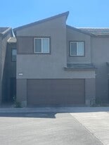 Building Photo - 9215 Sky Pointe Dr