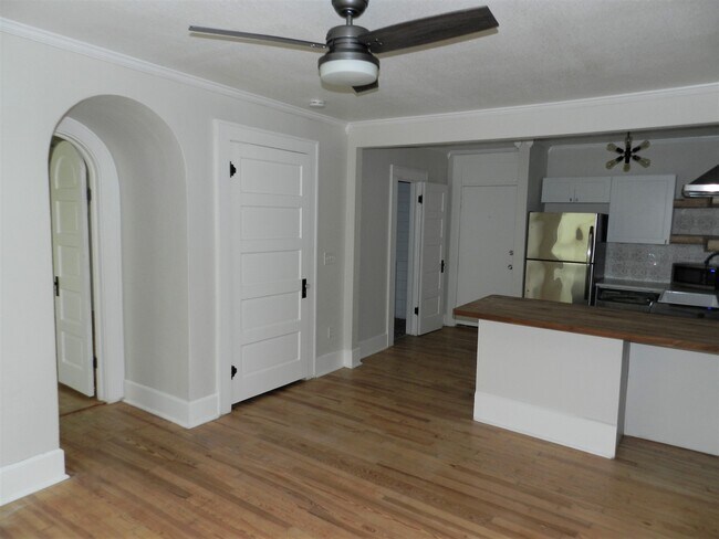 Building Photo - 360 13th Ave NE