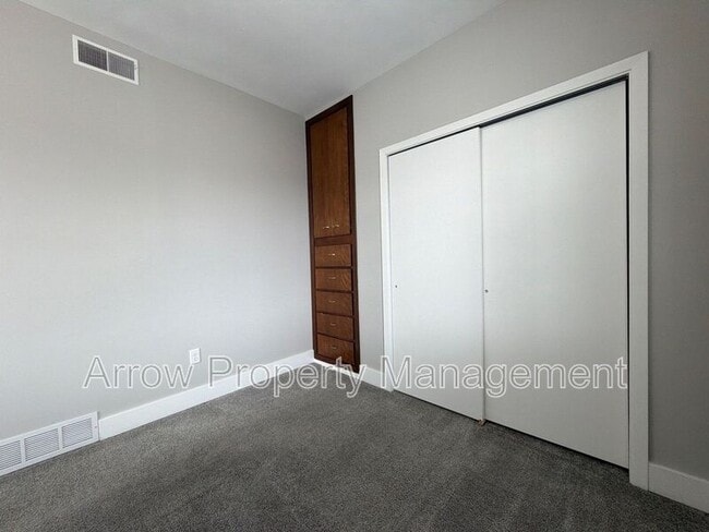 Building Photo - 2004 S 10th St