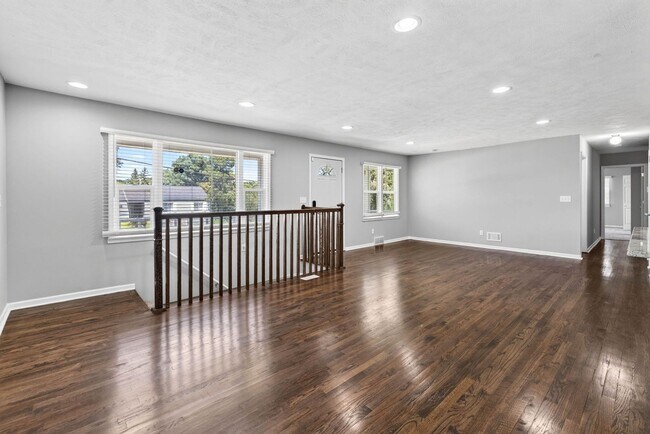 Building Photo - 7629 Pinkney St