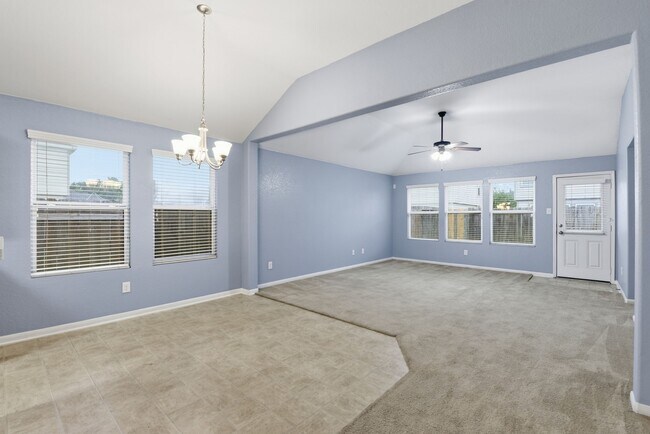 Building Photo - 16763 N Blue Jay Dr