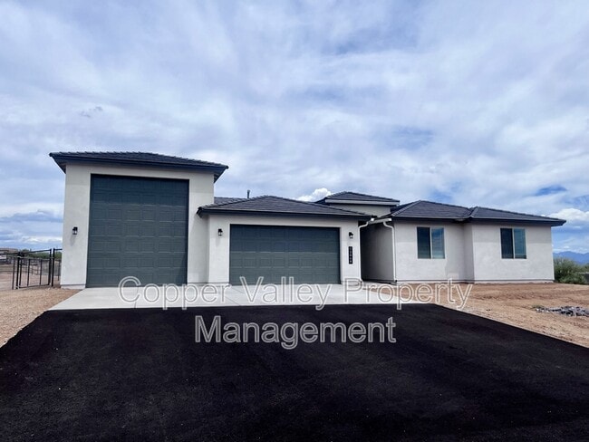 Building Photo - 13868 E Barwick Dr
