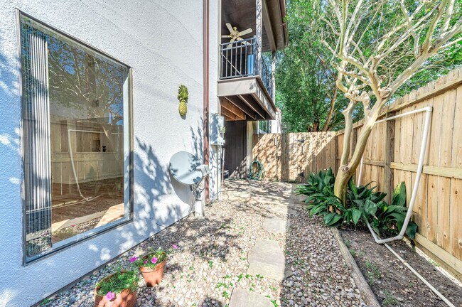 Building Photo - 4507 Medinah Pl