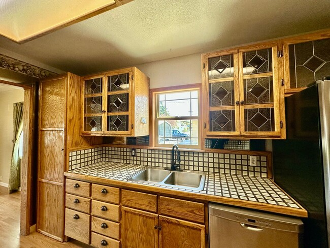 Building Photo - Large 3-Bedroom, 1-Bath Duplex with ALL UT...