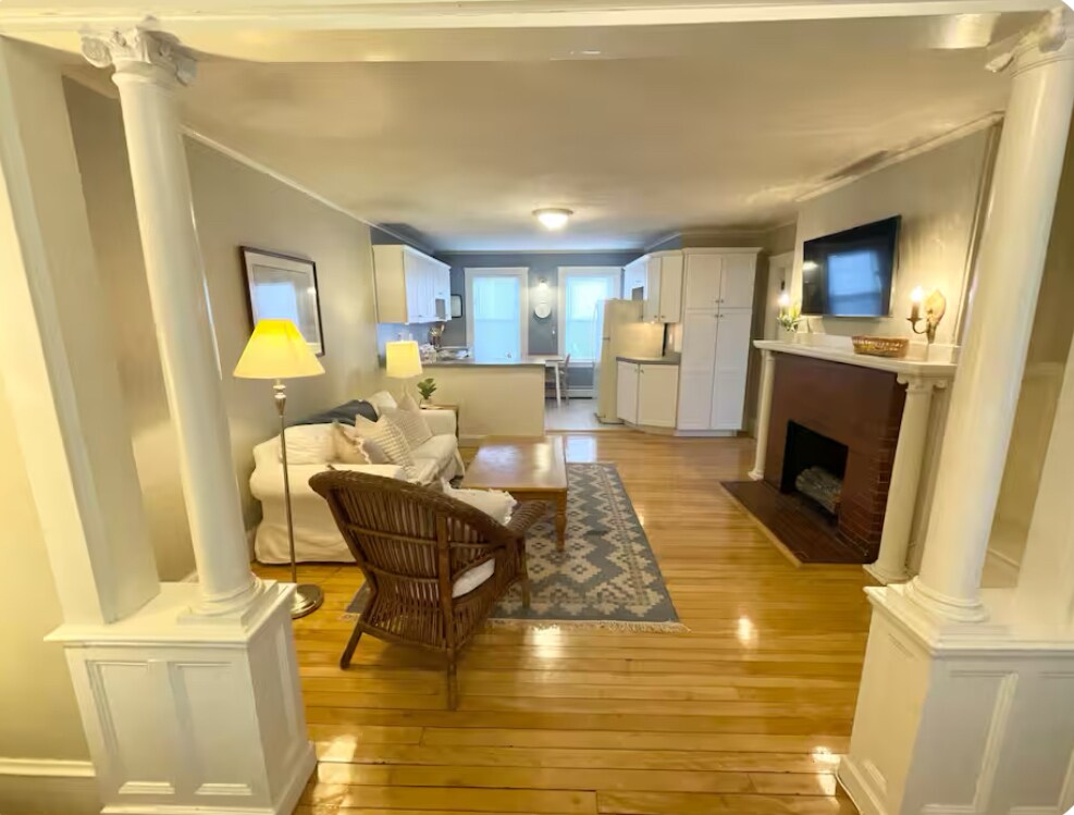 Building Photo - 4 Belmont St