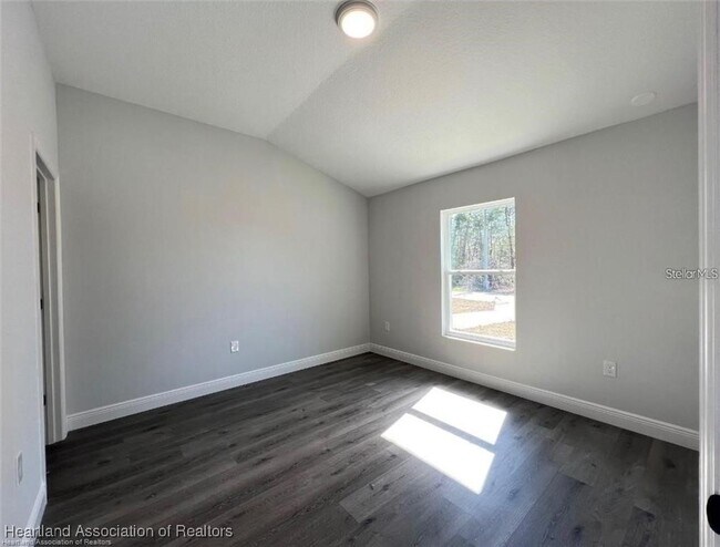 Building Photo - 4026 Mendoza Ave