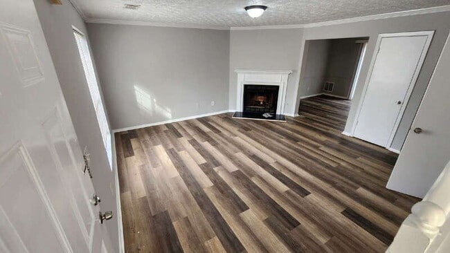 Building Photo - 5703 Wells Cir