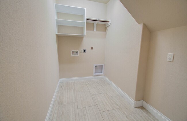 Building Photo - 1202 Watercrest Park Ln