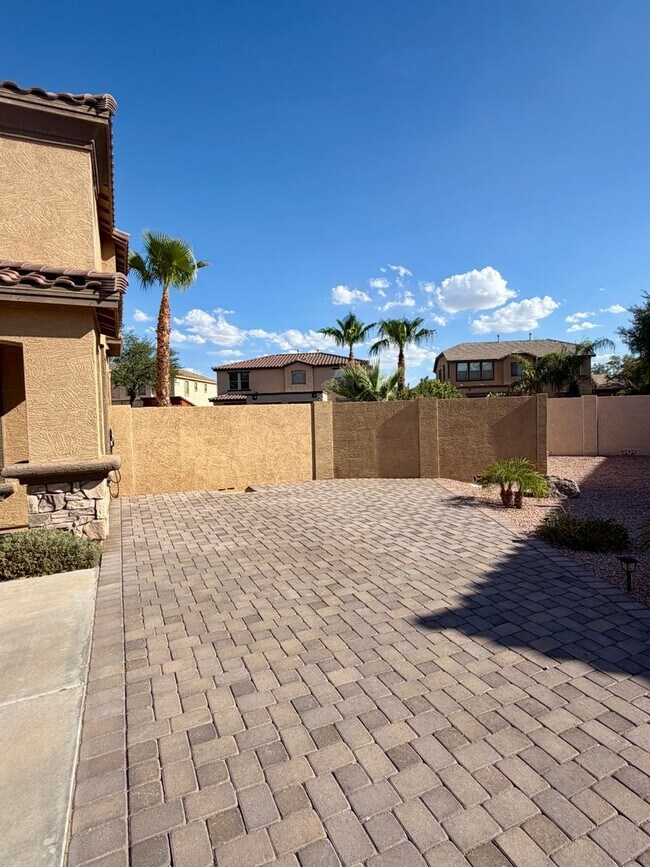 Building Photo - Spacious 6-bedroom, 2.5-bathroom home in Chandler, Welcome to the family friendly community of Su...