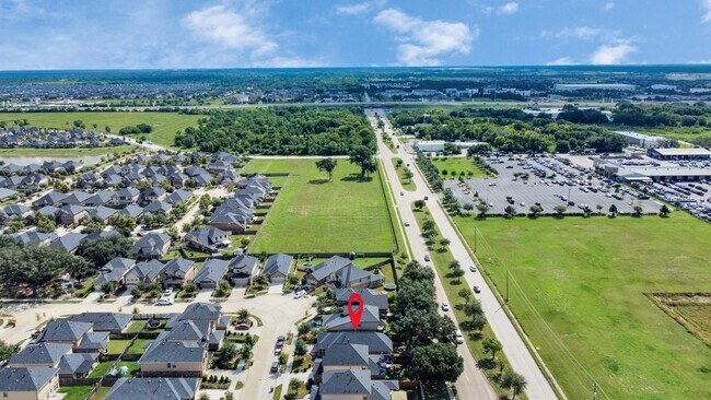Building Photo - 1615 S City Oaks Ln