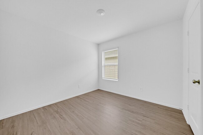 Building Photo - 24126 Maple Turn Ln