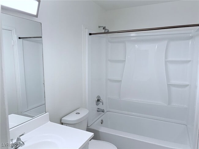 Building Photo - 4350 Caliente St