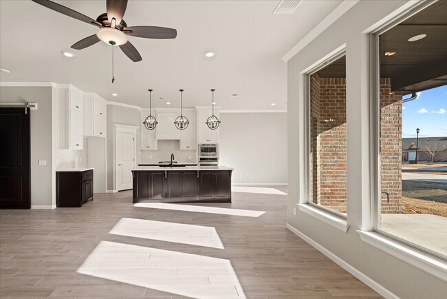 Building Photo - 5232 White Gold Ave