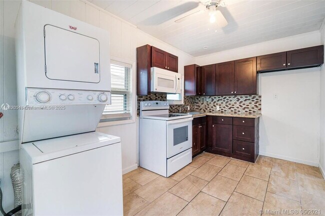 Building Photo - 440 NW 93rd St