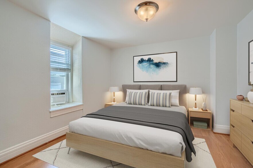 Building Photo - Beautiful Lincoln Park home by Art District on Santa Fe