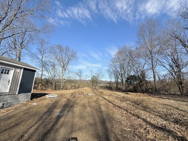 Building Photo - 719 Peyton Rd