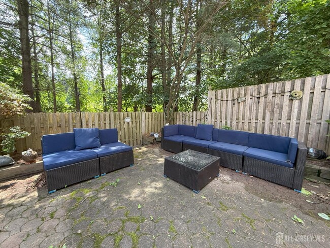 Building Photo - 37 Dorchester Dr