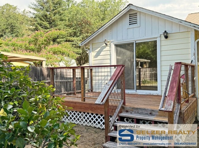 Building Photo - Cozy 2 bedroom home at the base of the west Ukiah foothills!