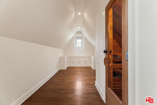 Building Photo - 602 11th St