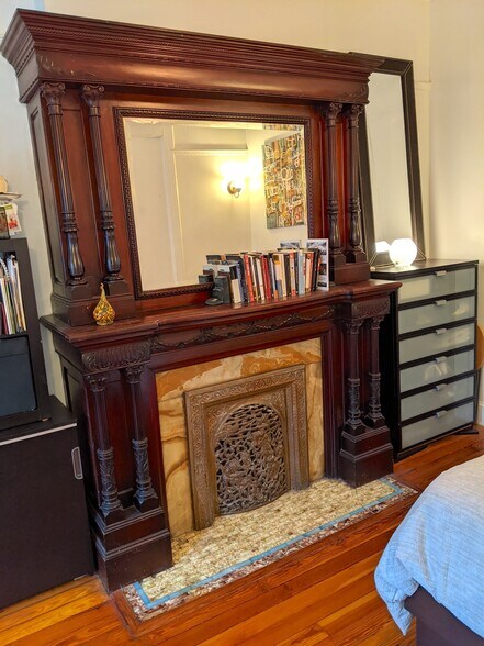 Building Photo - 732A Jefferson Ave